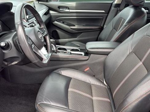 Used 2024 Nissan Altima 2.5 SR FWD image 17