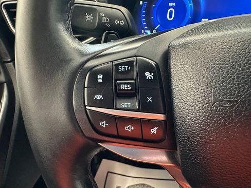 Used 2020 Ford Explorer Platinum w/ Premium Technology Package AWD/4WD image 26