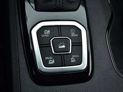 New 2026 Nissan Frontier SV image 20