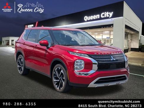 Used 2024 Mitsubishi Outlander SE FWD image 1