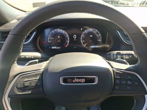 New 2026 Jeep Grand Cherokee 4WD image 15