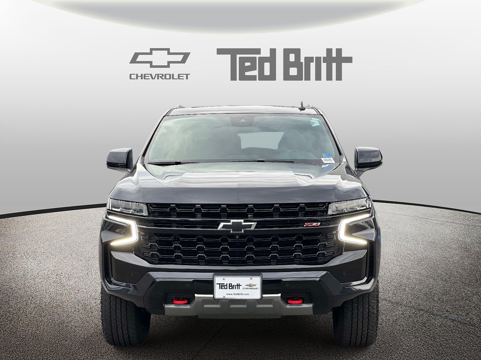 Used 2024 Chevrolet Suburban Z71 w/ Luxury Package AWD/4WD image 2