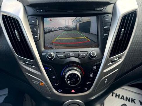 Used 2015 Hyundai Veloster image 11