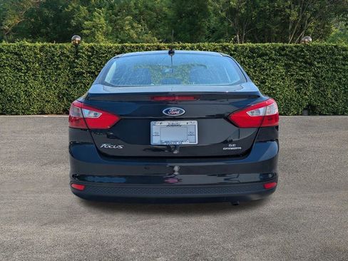 Used 2014 Ford Focus SE w/ SE Winter Package image 5