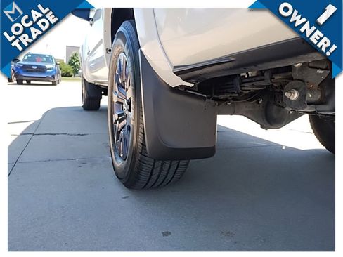 Used 2022 Toyota Tacoma Limited w/ Nightshade Package AWD/4WD image 15