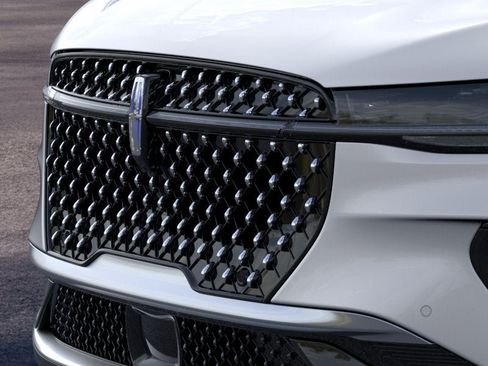 New 2026 Lincoln Nautilus Premier AWD/4WD image 17