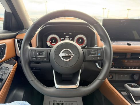 Used 2024 Nissan Rogue Platinum w/ Platinum Premium Package FWD image 13