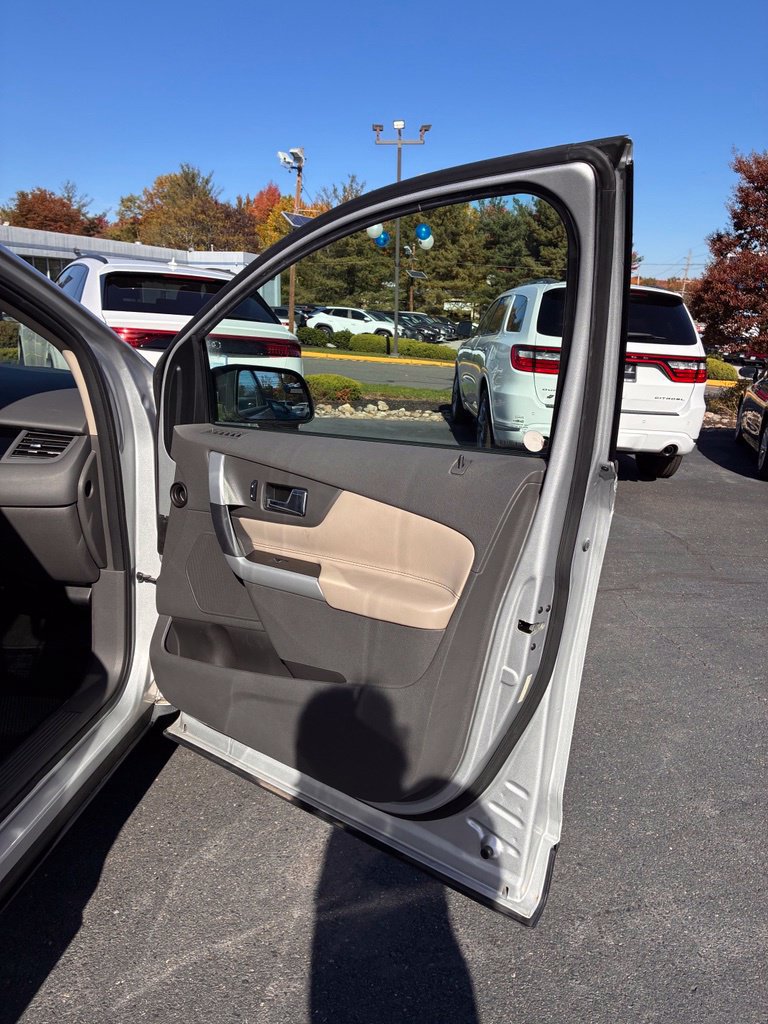 Used 2013 Ford Edge SE FWD image 21
