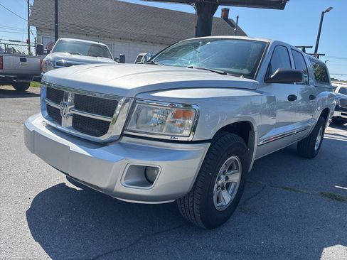 Used 2008 Dodge Dakota Laramie AWD/4WD image 1
