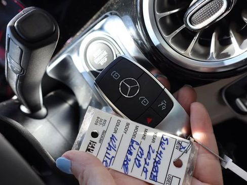 New 2025 Mercedes-Benz GLB 250 image 10