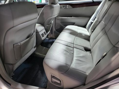 Used 2011 Toyota Avalon Limited FWD image 10