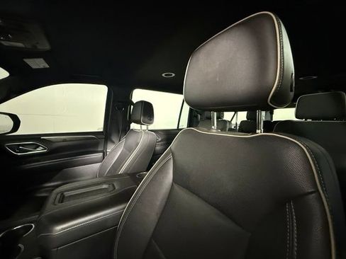 Used 2023 Chevrolet Suburban Premier RWD image 7