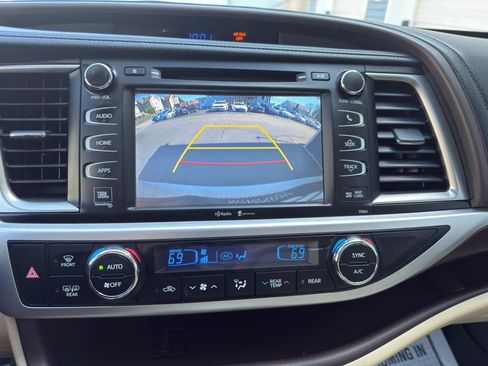 Used 2014 Toyota Highlander Limited AWD/4WD image 13
