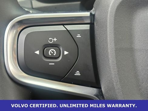 Certified 2025 Volvo XC40 B5 Core AWD/4WD image 17