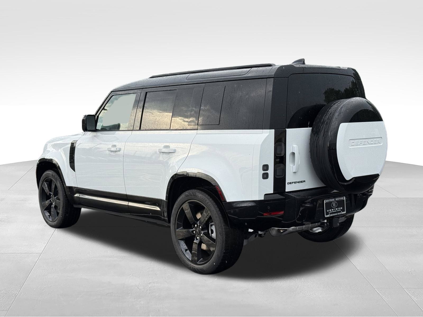 New 2026 Land Rover Defender 110 X-Dynamic SE AWD/4WD image 3