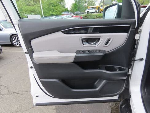 Used 2023 Honda Pilot Touring image 18