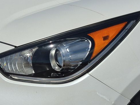 Used 2019 Kia Niro EX FWD image 9