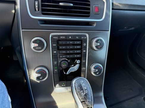 Used 2015 Volvo V60 T5 Premier image 32