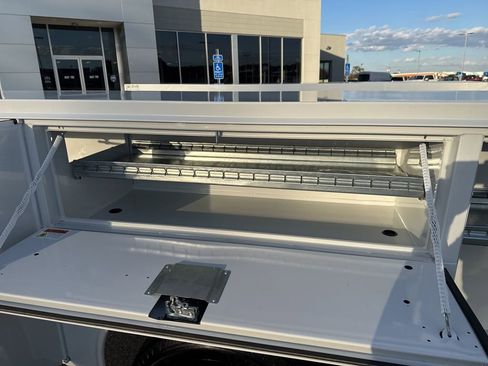 New 2026 Ford F350 XL w/ XL Chrome Package image 19