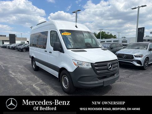 Used 2025 Mercedes-Benz Sprinter 2500 image 3