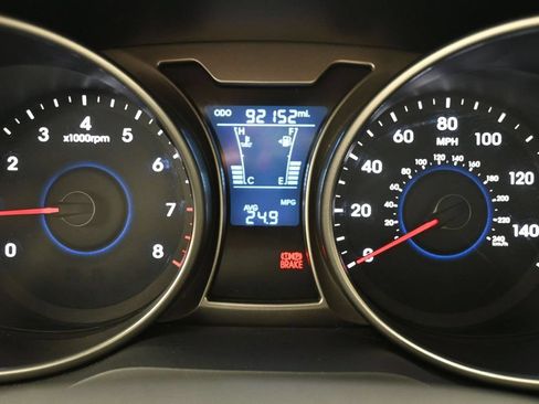 Used 2014 Hyundai Veloster w/ Style Package 02 FWD image 12
