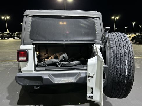 Used 2023 Jeep Wrangler Sport image 7