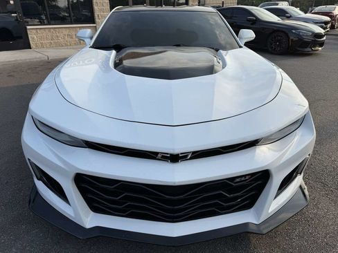 Used 2018 Chevrolet Camaro ZL1 RWD image 4