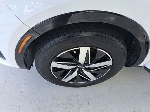 Used 2023 Kia Sorento S w/ Panoramic Sunroof Package FWD image 27