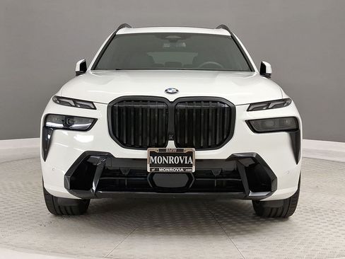 Used 2024 BMW X7 xDrive40i w/ M Sport Package AWD/4WD image 6