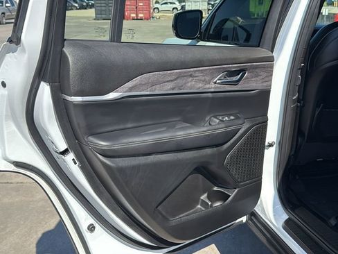 Used 2025 Jeep Grand Cherokee L Limited AWD/4WD image 18