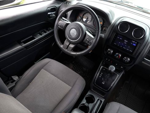 Used 2016 Jeep Patriot Latitude AWD/4WD image 20