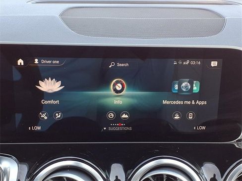 Used 2021 Mercedes-Benz GLB 250 GLB 250 w/ Premium Package image 13