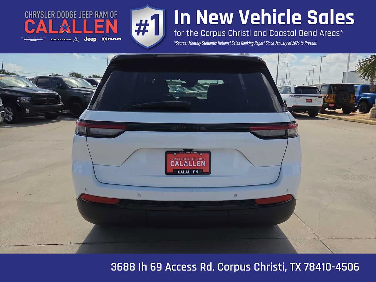 Used 2024 Jeep Grand Cherokee Laredo RWD image 13