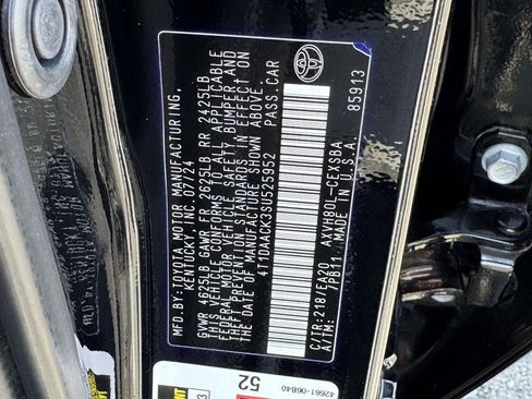 Used 2025 Toyota Camry SE image 28