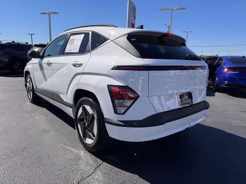 Used 2024 Hyundai Kona SEL image 3