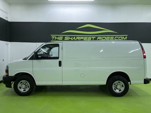 Used 2022 Chevrolet Express 2500 w/ Driver Convenience Package image 6