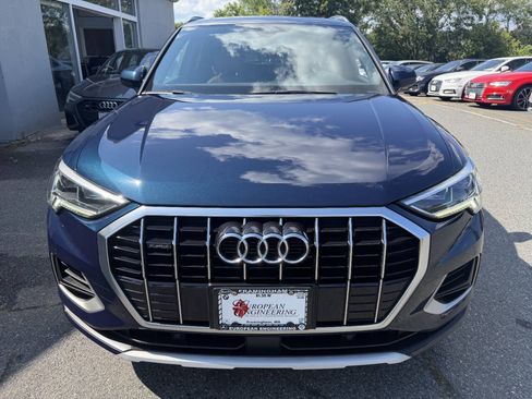 Used 2019 Audi Q3 2.0T Premium Plus w/ Premium Plus Package AWD/4WD image 2