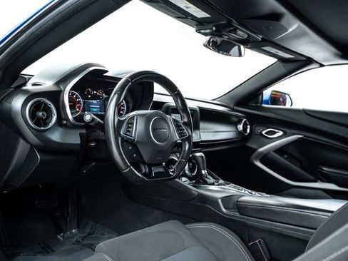 Used 2017 Chevrolet Camaro LT RWD image 16