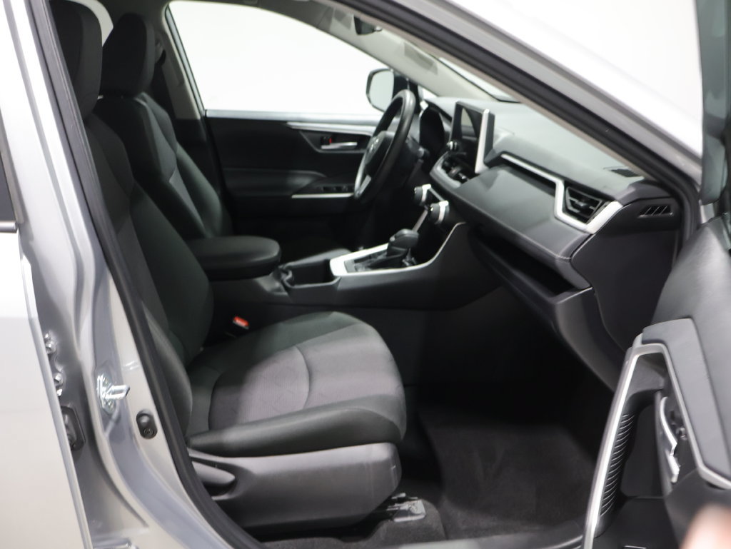 Used 2025 Toyota RAV4 XLE AWD/4WD image 22