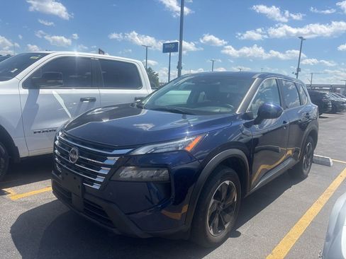 Used 2024 Nissan Rogue SV AWD/4WD image 1