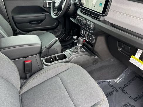 New 2026 Jeep Gladiator Sport AWD/4WD image 14