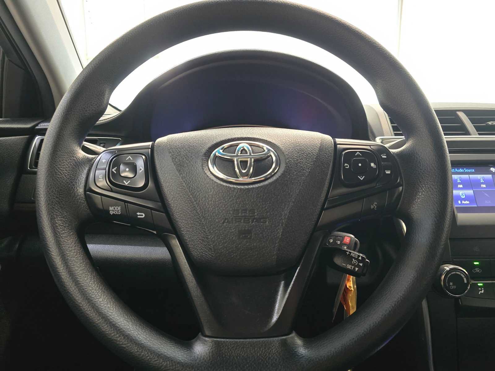 Used 2017 Toyota Camry LE FWD image 11