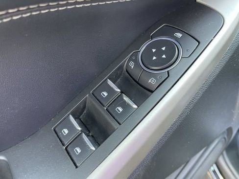 Used 2021 Ford Explorer XLT AWD/4WD image 13