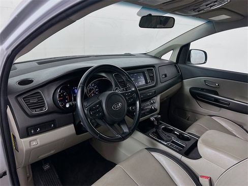 Used 2020 Kia Sedona EX image 9