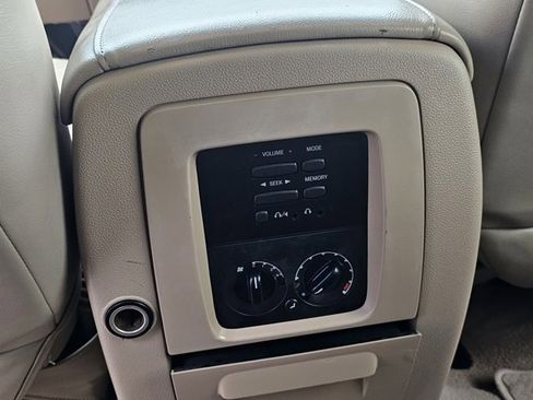 Used 2005 Ford Expedition XLT image 21