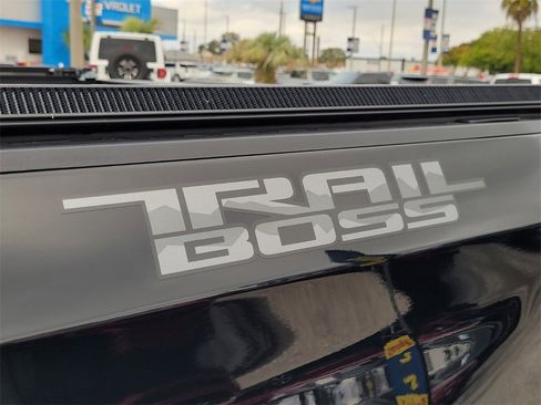 Used 2025 Chevrolet Silverado 1500 Custom Trail Boss w/ Dark Appearance Package image 14