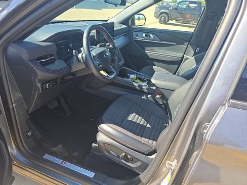 Used 2025 Ford Explorer ST-Line w/ ST-Line Street Pack AWD/4WD image 10