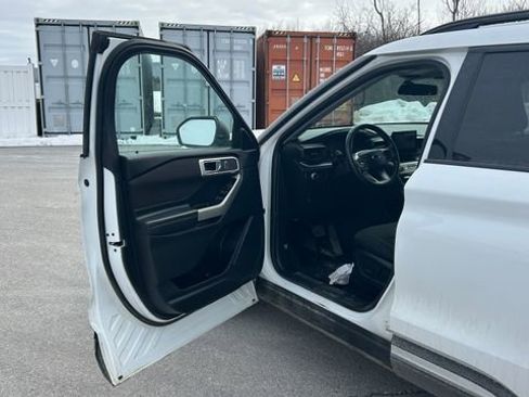 Used 2020 Ford Explorer XLT w/ Comfort Package image 11