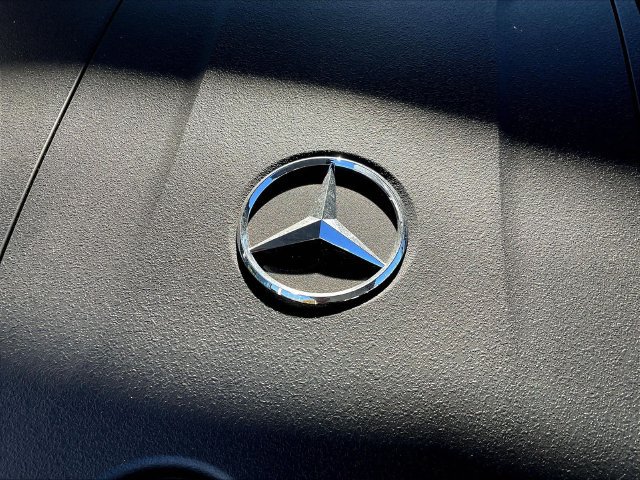 Certified 2023 Mercedes-Benz GLC 300 4MATIC image 33