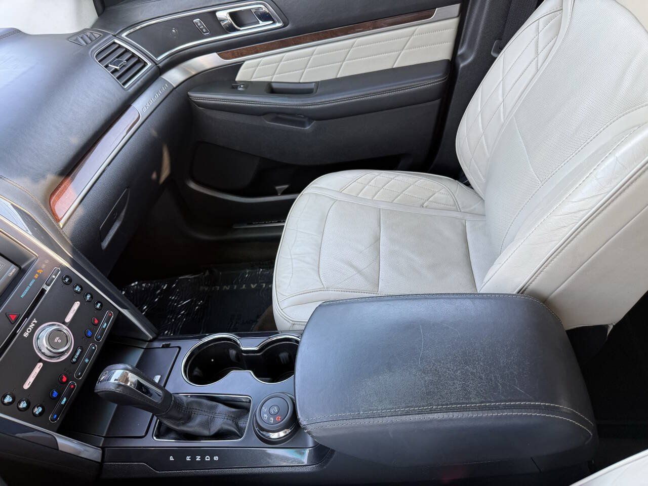 Used 2016 Ford Explorer Platinum AWD/4WD image 23